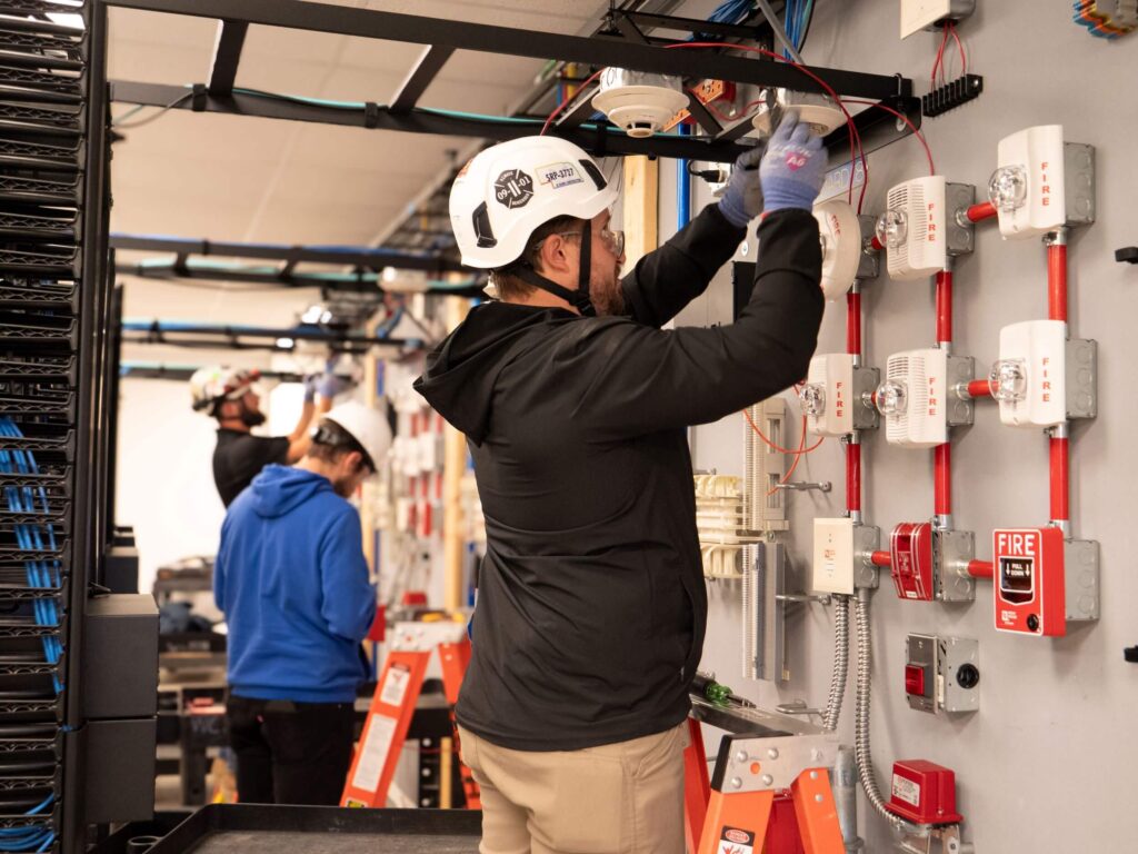 FTI electrical apprentice training in a lab